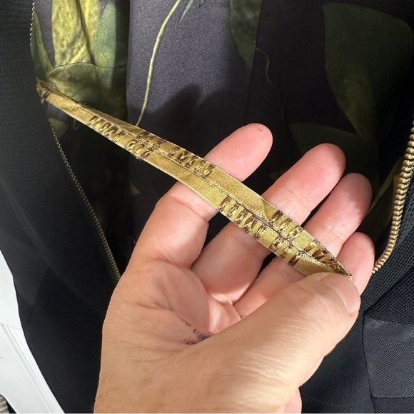 Ted Baker size 1 (US 2-4) black textured dress, vibrant lemon/bee lining - Picture 10 of 16